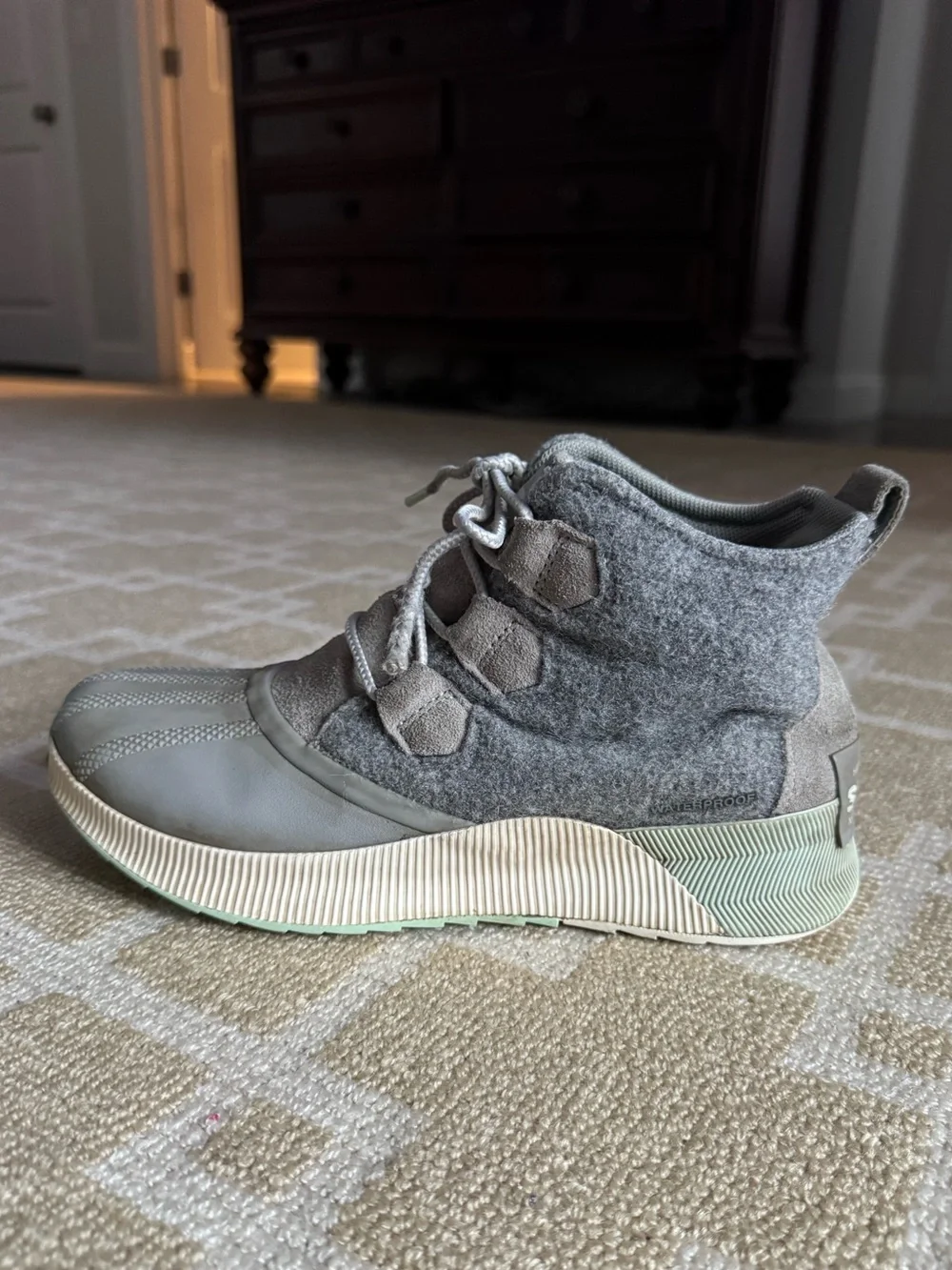Sorel Out N About III Classic Waterproof Duck Boots Gray Size 8.5